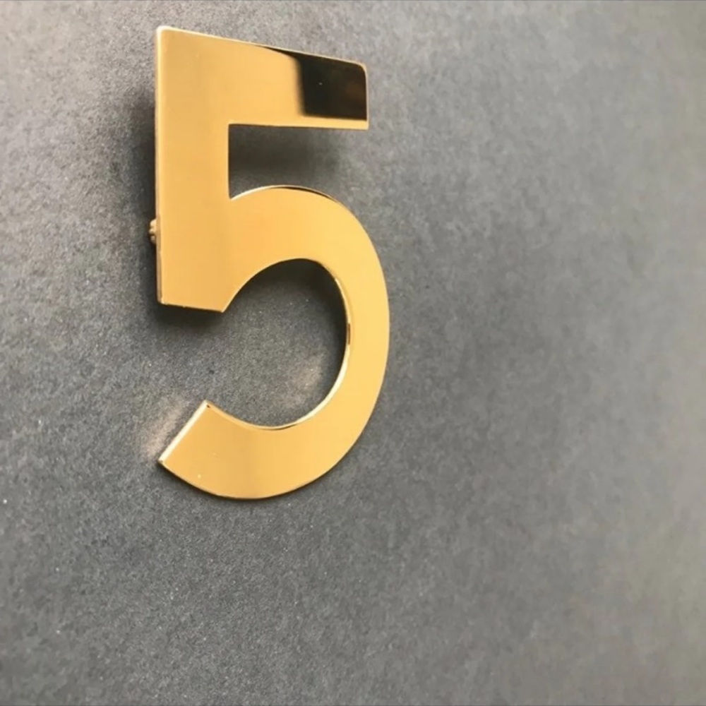 Chanel number 5 signature Pin Rare